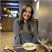 Actualmente estoy cursando cuarto de Ingeniería química y ADE. Me ofrezco a dar clases de diferentes asignaturas (matemáticas, química, física, lenguas,...)